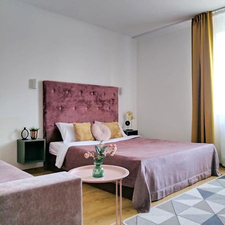 Best One Room Apartments Muncaci Exterior foto