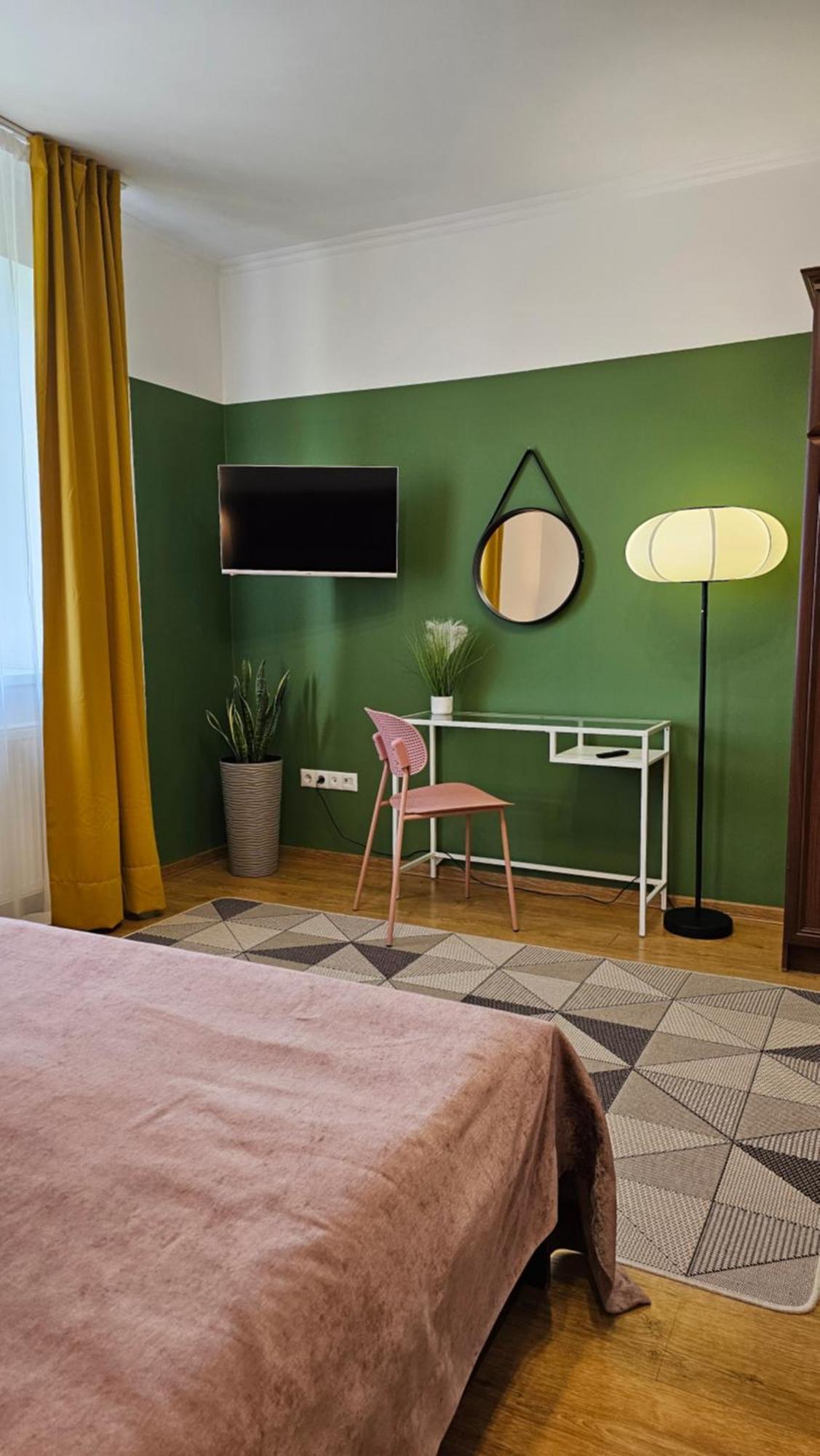 Best One Room Apartments Muncaci Exterior foto
