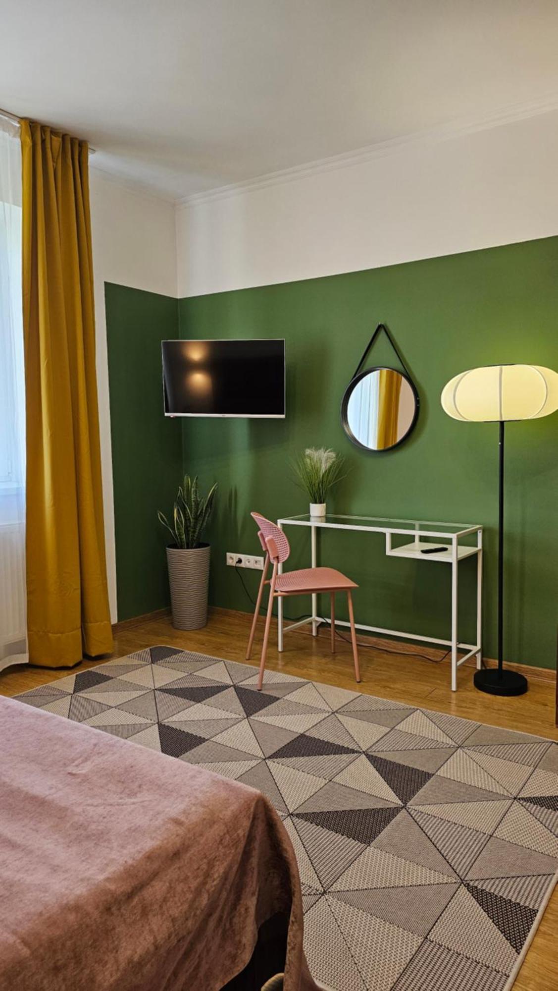 Best One Room Apartments Muncaci Exterior foto