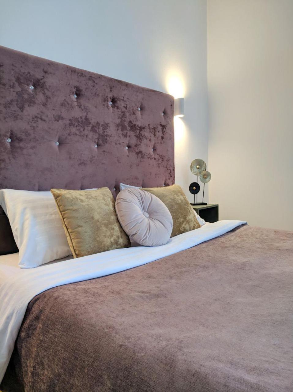Best One Room Apartments Muncaci Exterior foto