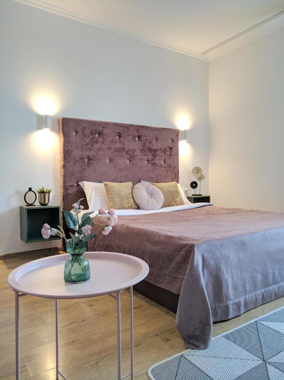Best One Room Apartments Muncaci Exterior foto