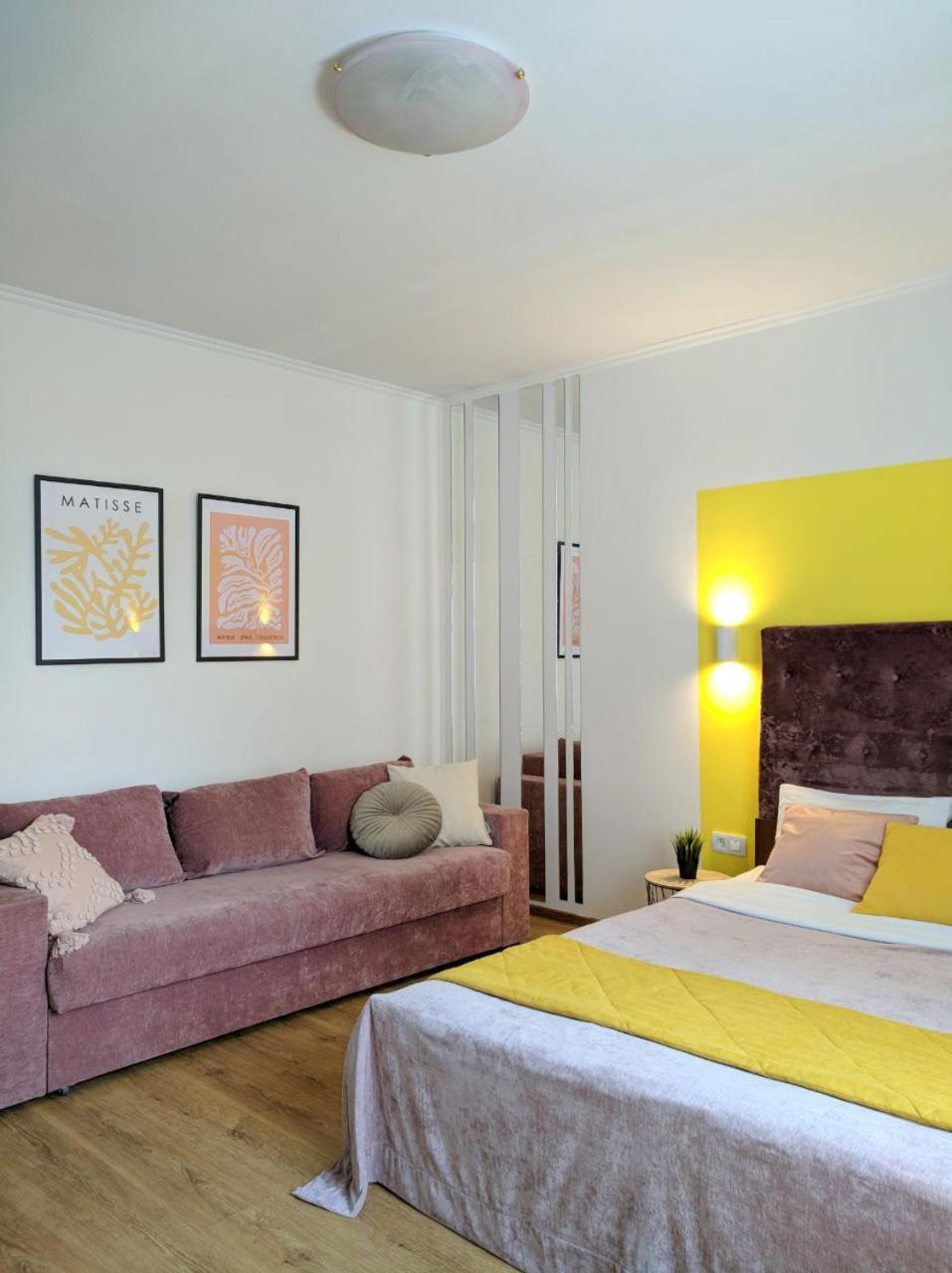 Best One Room Apartments Muncaci Exterior foto